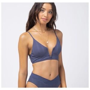 L*Space | Pointelle Rib V Wire Front Siren Bikini Top In Slate | XS
